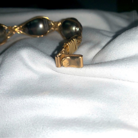 Handwoven 14k gold filled wire with Tahitian pearl cluster - Picture 2 of 13
